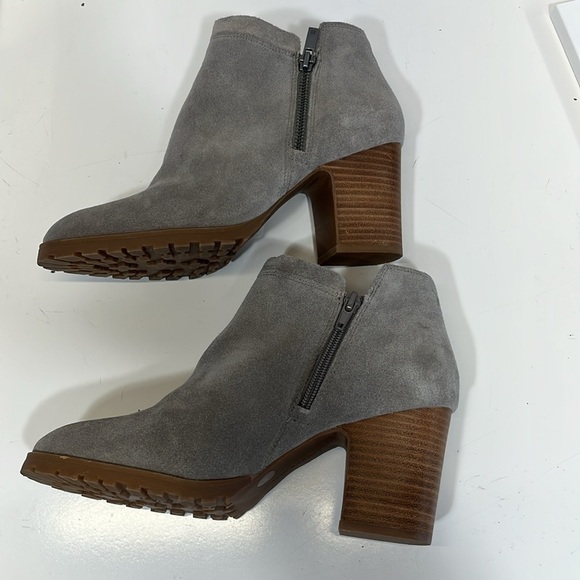 Lucky Brand Noryn Boot Womens US 9 Eu 40 Gray Suede Side Zip - Picture 8 of 15